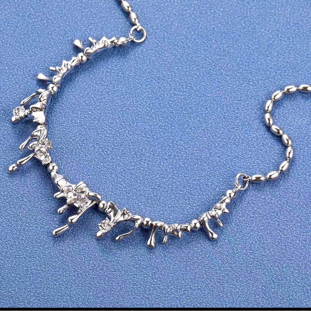 Women Vintage necklace Clavicular chain